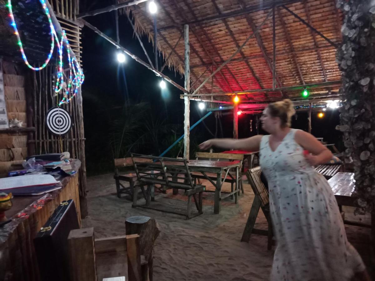 Mr. Chuoi Bar And Hut 호텔 Ko Phra Thong 외부 사진